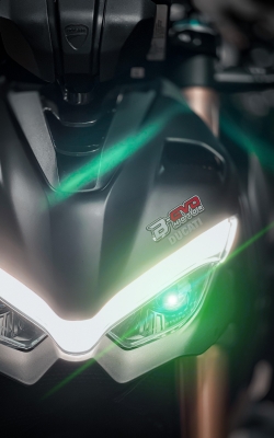 DUCATI STREETFIGHTER V4S VỪA ĐẬP THÙNG VỚI LOẠT OPTION CỰC KHỦNG 