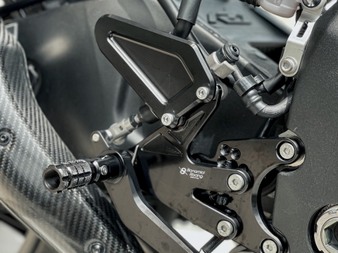 YAMAHA YZF-R1 2021 "CHIẾN BINH BÓNG TỐI" SIÊU CHẤT VỚI DÀN ĐỒ CHẤT CHƠI