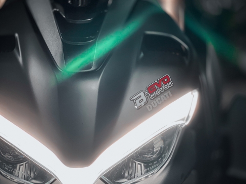 DUCATI STREETFIGHTER V4S VỪA ĐẬP THÙNG VỚI LOẠT OPTION CỰC KHỦNG 