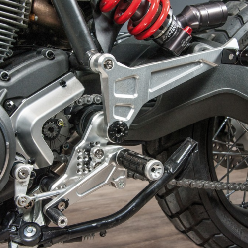 BONAMICI - BỘ GÁC CHÂN LIỀN TRƯỚC SAU DUCATI SCRAMBLER 800 (2015+)